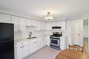 7422 W 111th St, Worth, IL 60482 - Photo 2