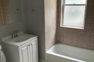 7535 S Vernon Ave, Chicago, IL 60619 - Photo 4