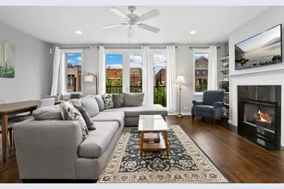 1927 W Belmont Avenue #3, Chicago, IL 60657 - Photo 2