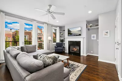 1927 W Belmont Avenue #3, Chicago, IL 60657 - Photo 4