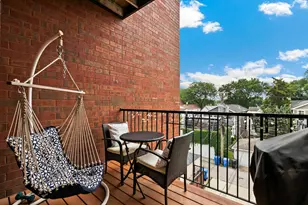 1927 W Belmont Ave, Chicago, IL 60657 - Photo 8