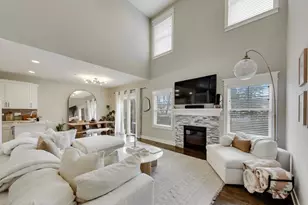 613 Bourbon Ct, Naperville, IL 60565 - Photo 2