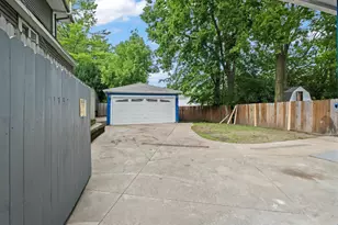 1722 Charles St, Rockford, IL 61104 - Photo 34