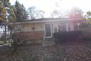 905 Winthrop Ct, Zion, IL 60099 - Photo 2