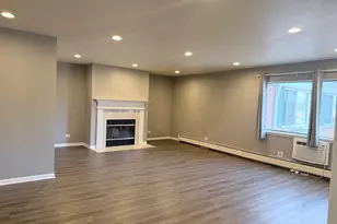 706 E Algonquin Rd, Arlington Heights, IL 60005 - Photo 2