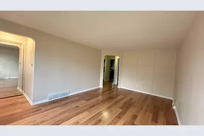 [Address not provided], Harwood Heights, IL 60706 - Photo 4