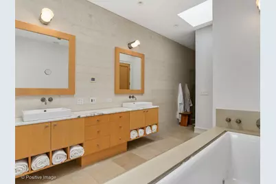 1302 W Erie Street, Chicago, IL 60642 - Photo 20