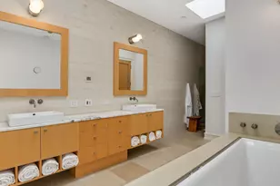 1302 W Erie St, Chicago, IL 60642 - Photo 20