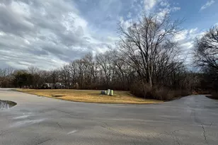 83 Oak Creek Dr, Yorkville, IL 60560 - Photo 4