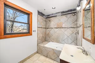 28W608 Ray St, Warrenville, IL 60555 - Photo 12