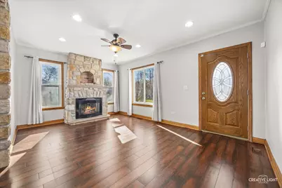 28W608 Ray Street, Warrenville, IL 60555 - Photo 2