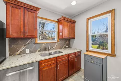 28W608 Ray Street, Warrenville, IL 60555 - Photo 8