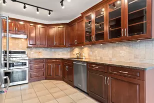 3200 N Lake Shore Dr, Chicago, IL 60657 - Photo 10