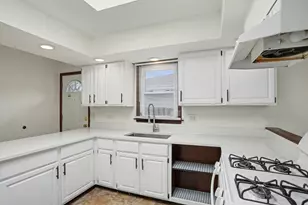 3351 171st St, Lansing, IL 60438 - Photo 10