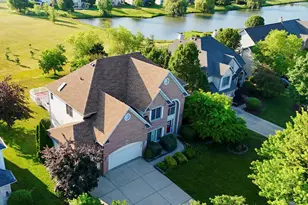 523 Mallard Point Dr, North Aurora, IL 60542 - Photo 1