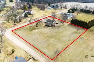 1898 Delmar Dr, Freeport, IL 61032 - Photo 32