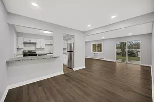 10361 Dearlove Rd, Glenview, IL 60025 - Photo 4