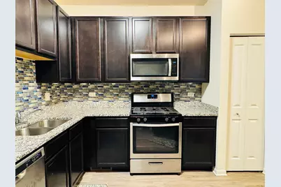 810 Four Seasons Boulevard, Aurora, IL 60504 - Photo 4