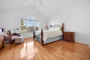 733 Clover Hill Ct, Elk Grove Village, IL 60007 - Photo 16