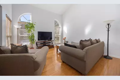 733 Clover Hill Court, Elk Grove Village, IL 60007 - Photo 2