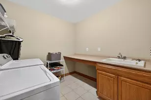 1411 Windfield Dr, Sycamore, IL 60178 - Photo 24