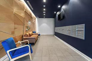 830 N Milwaukee Ave, Chicago, IL 60642 - Photo 2