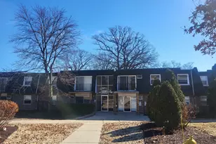 10205 S 86th Terrace, Palos Hills, IL 60465 - Photo 1
