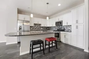 901 Times Square Dr, Aurora, IL 60504 - Photo 8