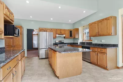 823 Cindy Lane, Sandwich, IL 60548 - Photo 6