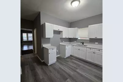 11250 S Parnell Avenue, Chicago, IL 60628 - Photo 10