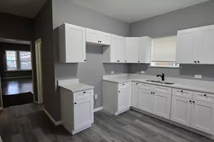 11250 S Parnell Ave, Chicago, IL 60628 - Photo 10