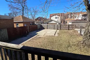 11250 S Parnell Ave, Chicago, IL 60628 - Photo 30