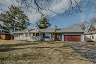 533 Bethany Rd, Sycamore, IL 60178 - Photo 1
