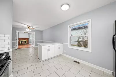 8218 N Carrolton Court, Hanover Park, IL 60133 - Photo 10