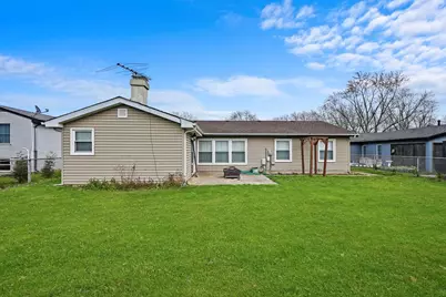 8218 N Carrolton Court, Hanover Park, IL 60133 - Photo 18