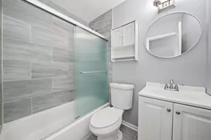 8218 N Carrolton Ct, Hanover Park, IL 60133 - Photo 12