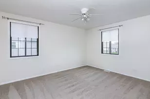 3920 Shoreline Dr, Hanover Park, IL 60133 - Photo 10