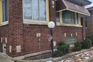 7639 S Cornell Ave, Chicago, IL 60649 - Photo 1