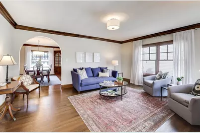 277 E Oneida Avenue, Elmhurst, IL 60126 - Photo 4