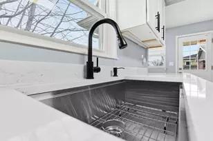 7303 W 75th St, Bridgeview, IL 60455 - Photo 14