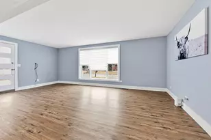 7303 W 75th St, Bridgeview, IL 60455 - Photo 10