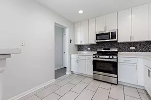 720 Hoover Dr, Carol Stream, IL 60188 - Photo 4