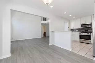 720 Hoover Dr, Carol Stream, IL 60188 - Photo 8