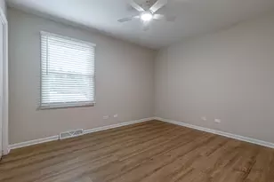 1967 Red Fox Ln, Green Oaks, IL 60048 - Photo 12