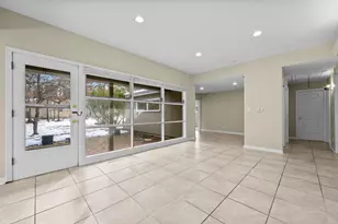 949 Ridgewood Dr, Highland Park, IL 60035 - Photo 18
