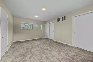 949 Ridgewood Dr, Highland Park, IL 60035 - Photo 20