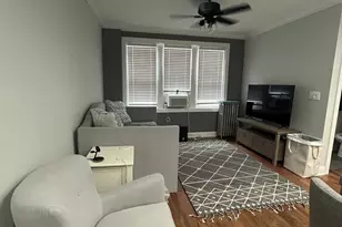 1103 Holly Ct, Oak Park, IL 60301 - Photo 2