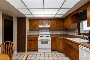 4153 W 97th St, Oak Lawn, IL 60453 - Photo 8