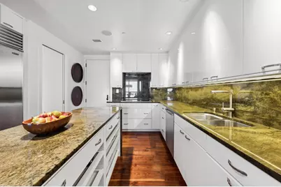 [Address not provided], Chicago, IL 60611 - Photo 14