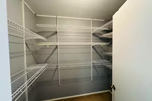 923 Daniels Ct, Schaumburg, IL 60194 - Photo 12